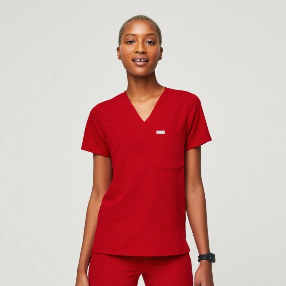 Figs Catarina Top - Winning Red